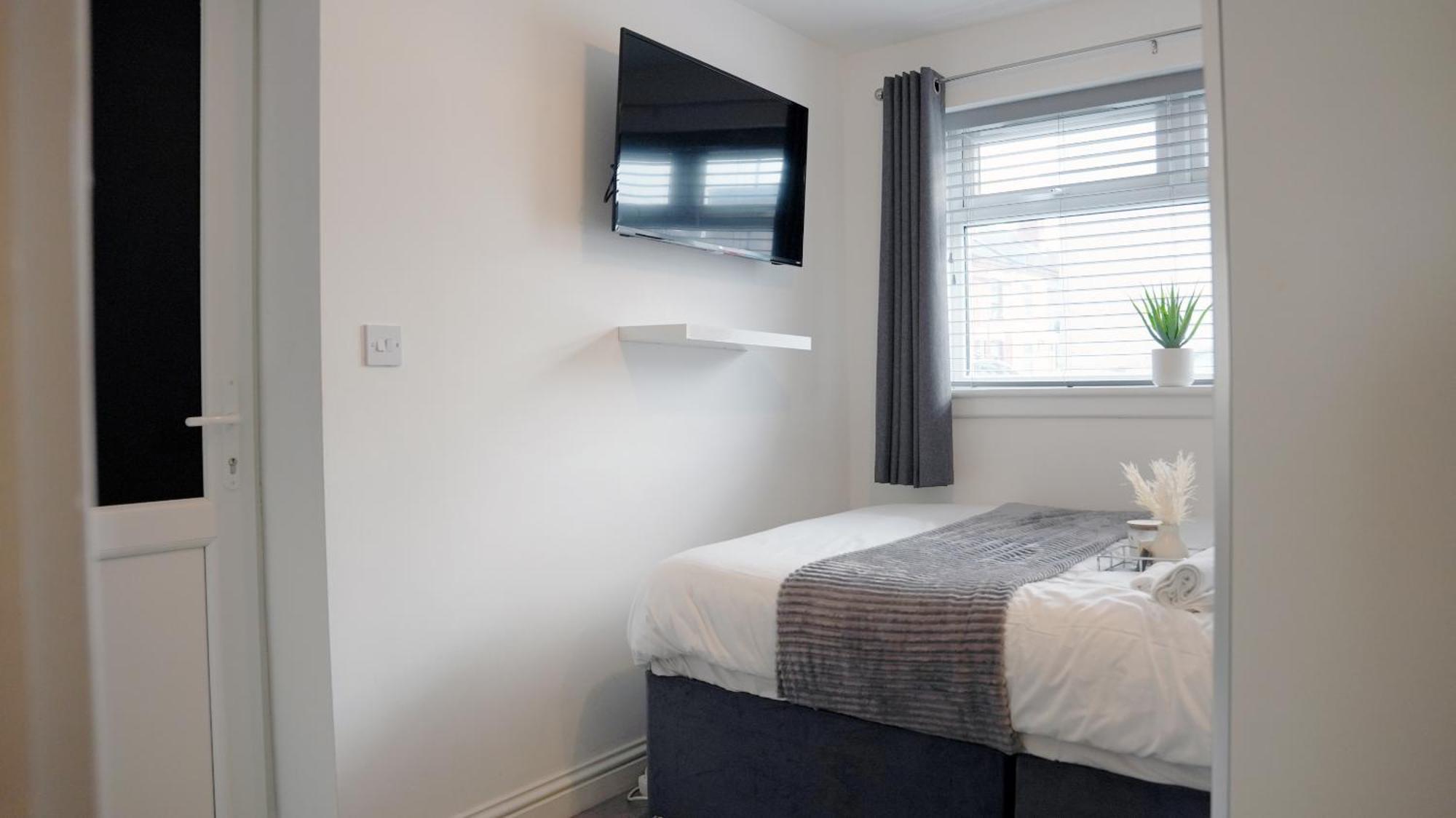 City Centre House, Parking With Ev, Free Wifi, Netflix Coventry Kültér fotó