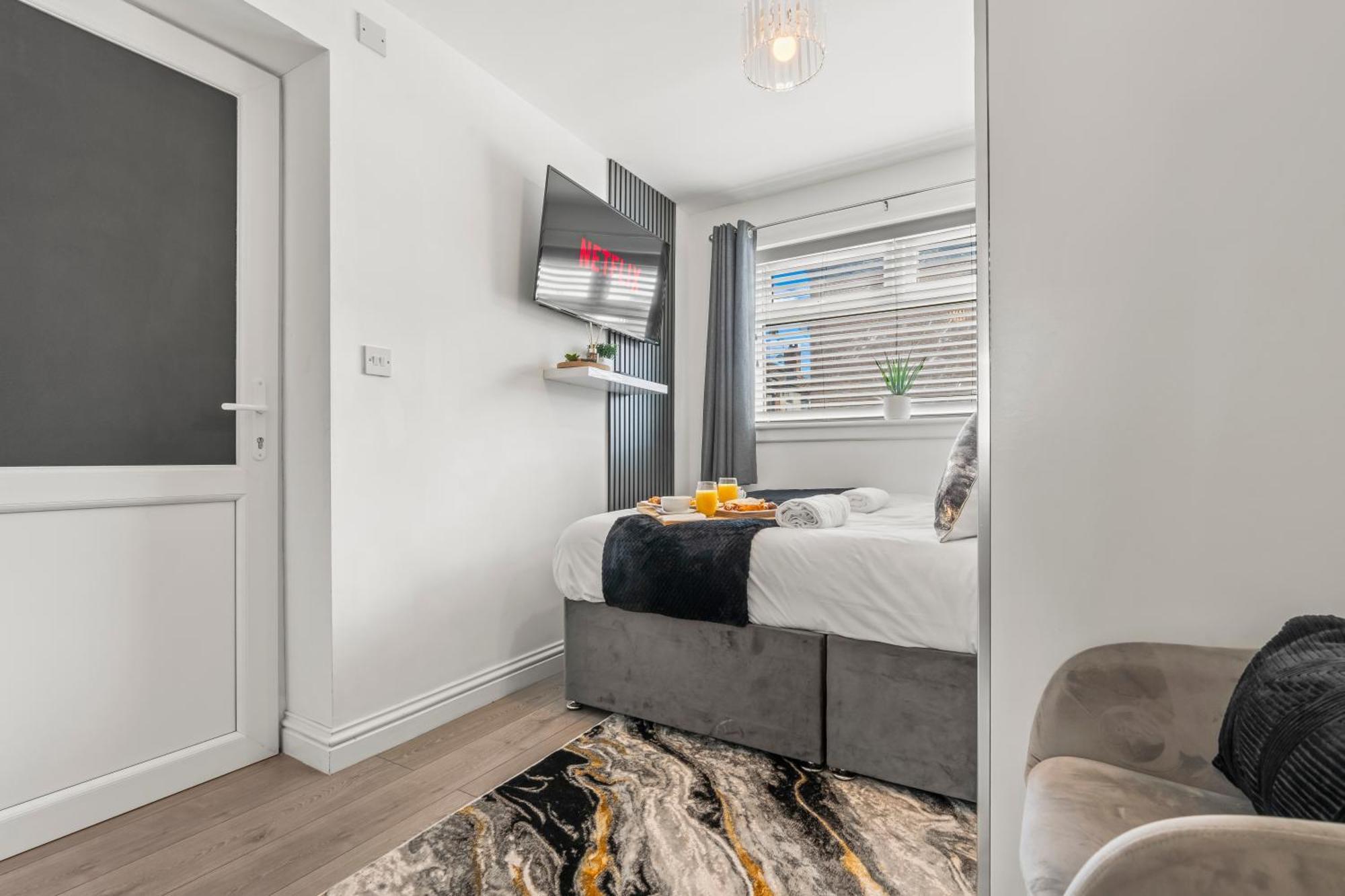 City Centre House, Parking With Ev, Free Wifi, Netflix Coventry Kültér fotó